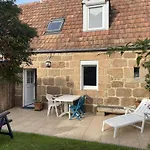 Maison Bretonne A 200M De La Superbe Plage Saint-Guirec A Ploumanac\'H - Ref 328
