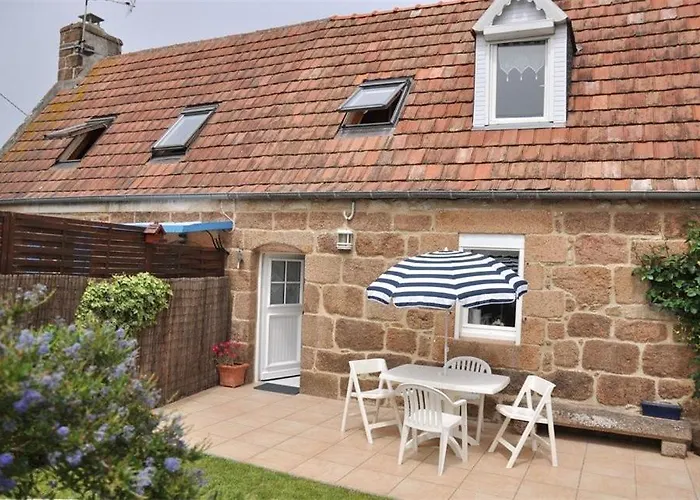 Maison Bretonne A 200M De La Superbe Plage Saint-Guirec A Ploumanac\'H - Ref 328